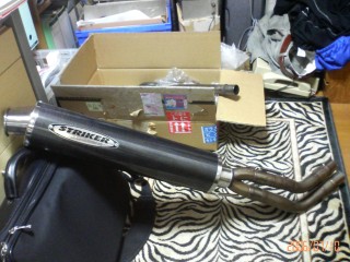 サイレンサーとエキパイ サイレンサーとエキパイ