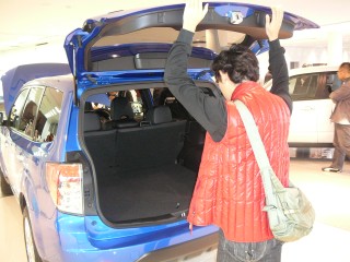 フォレスターは相変わらずリアゲートの「閉まった感」が薄い。レガシーとの違いを感じるU氏 フォレスターは相変わらずリアゲートの「閉まった感」が薄い。レガシーとの違いを感じるU氏