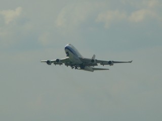 4発の離陸はうるさいな 4発の離陸はうるさいな